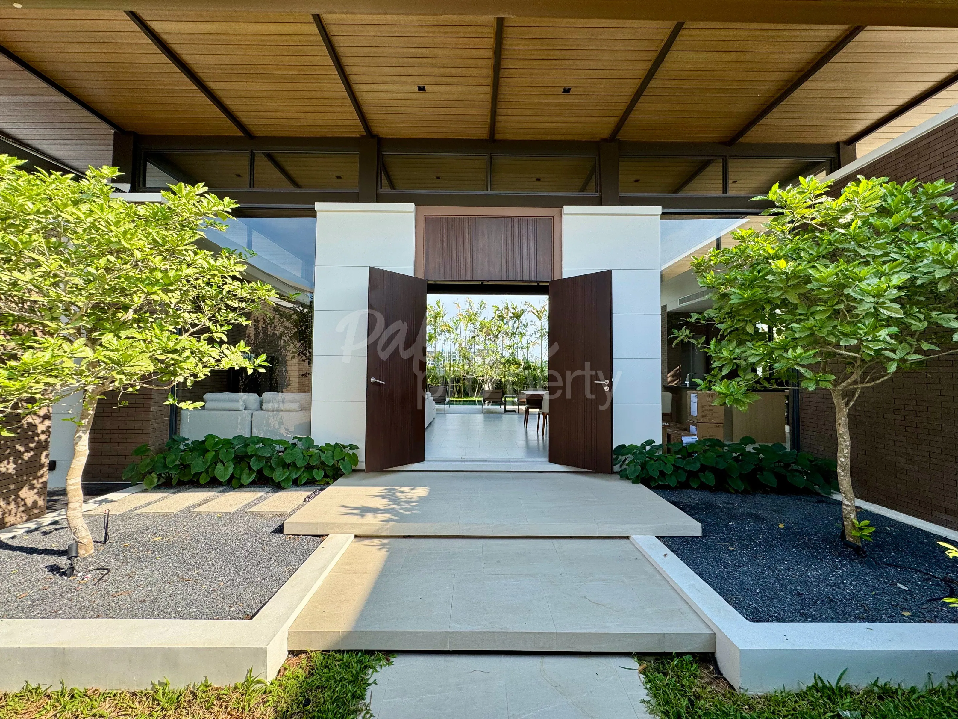Boat Avenue Residence